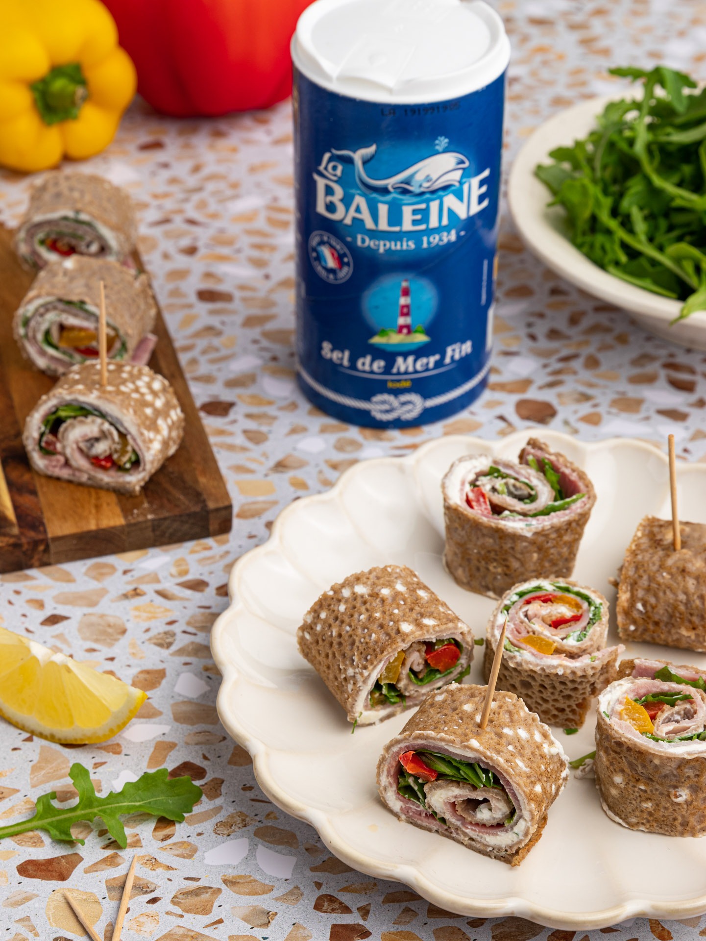 Wraps de galette de sarrasin au jambon, fromage frais et piquillos